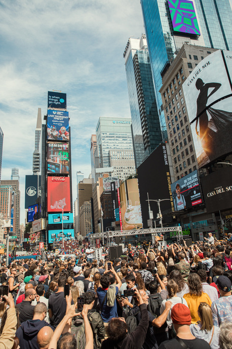 Maneskin, concerto a sorpresa in Times Square a New York